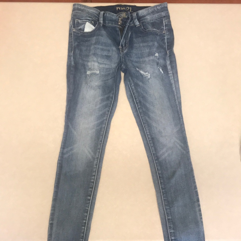 rue 21 size 6 ripped skinny jeans